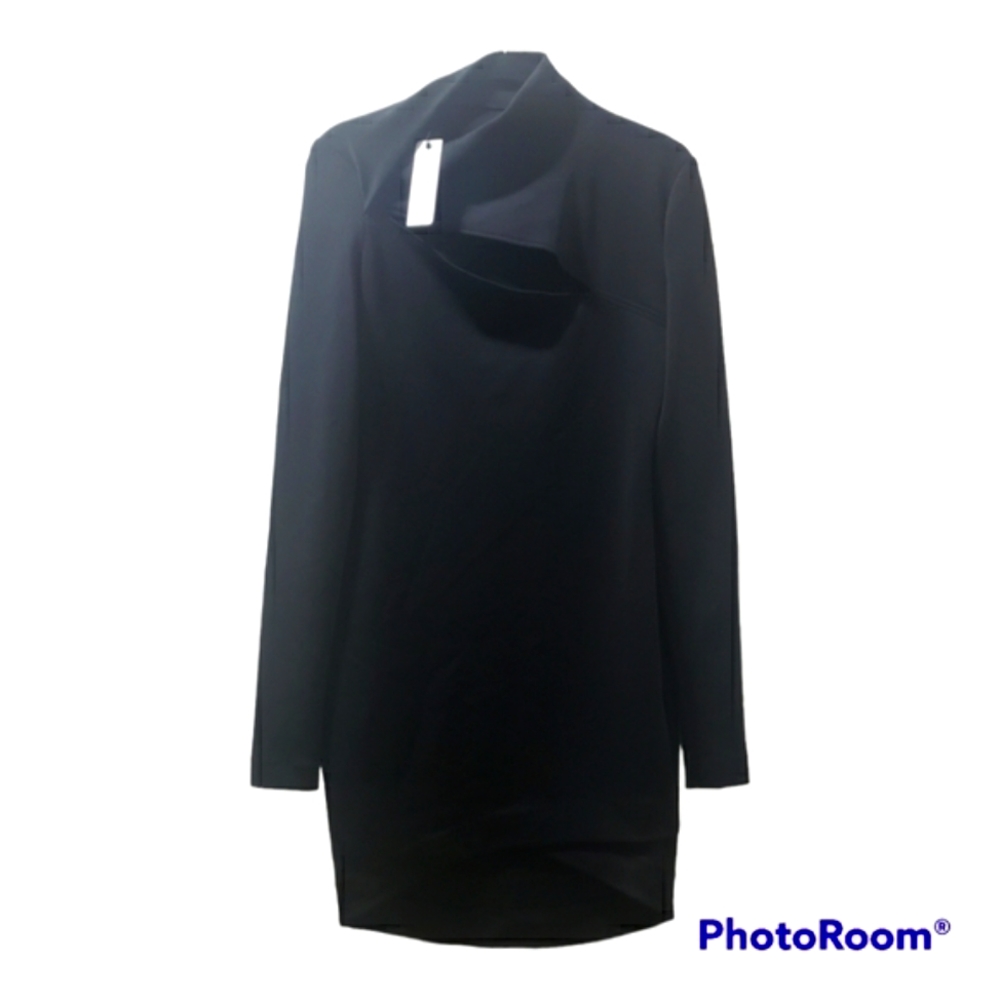 Blak.i brand new black dress with front slit